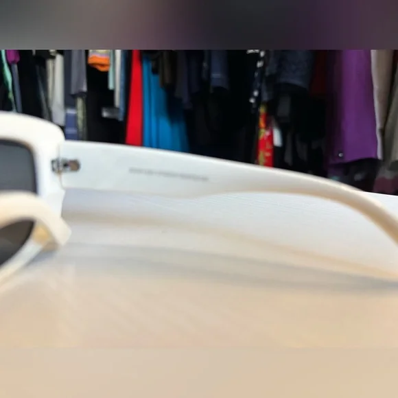 Retro Curved Rectangular Shaped White/Cream Sunglasses - Picture 5 of 5